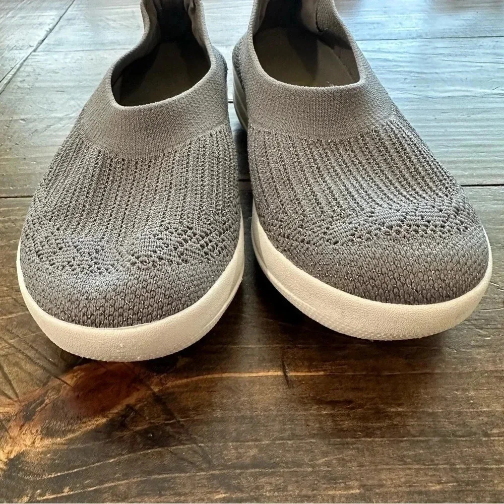FitFlop Women's Metallic Pewter Uberknit Slip On Sneakers Size 7.5 GUC
